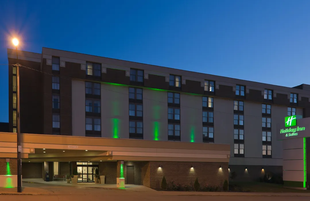 Holiday Inn & Suites Mansfield-Conference Ctr-1