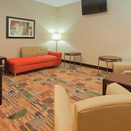 Holiday Inn & Suites Mansfield-Conference Ctr-2